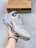 nk Air Vapormax Flyknit 全新飞织快速系带全掌大气垫百搭休闲运动慢跑鞋 Cj6740-400#鞋面以多种颜色呈现，搭配格纹装饰，同时鞋身还