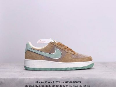 耐克 Nike Air Force 1 '07 Low 空军一号低帮，柔软、弹性十足的缓震性能和出色的中底设计，横跨复古与现代的外型结合，造就出风靡全球三十多年