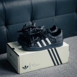 250 核心私 阿迪达斯Adidas三叶草 Originals Superstar贝壳头系列低帮经典百搭休闲运动板鞋 货号：Jr7978 尺码：35.5 36