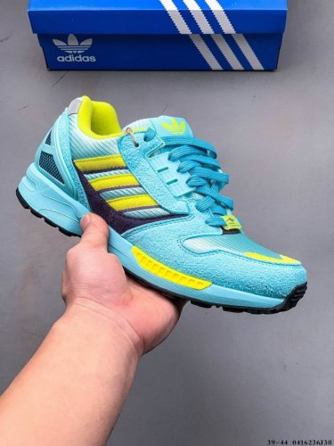 阿迪达斯Adidas Zx8000缓震运动鞋轻便透气休闲鞋 自 0年代中期问世以来，Zx 8000受到了众多收藏家的追捧。现在，你也有机会感受它的魅力。穿上这款