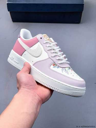 原楦数据纸版，采用硬质优质皮革鞋面材质，内置全掌Air Sole气垫。耐克 Nike Air Force 1 Low 空军一号低帮百搭休闲运动板鞋 042471