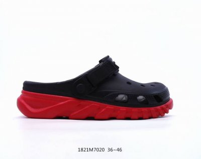 美国休闲鞋履品牌 卡骆驰联乘新晋国际知名鞋类设计师salehe Bembury X Crocs Pollex Clog Peach 夏日沙滩室内外穿搭休闲涉水洞