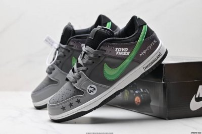 公司级耐克Nike Dunk Low 扣篮系列 复古低帮休闲运动滑板板鞋 采用脚感柔软舒适Zoomair气垫 有效吸收滑板等极限运动在落地时带来的冲击力 为街头