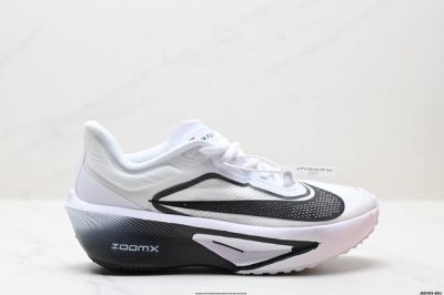公司级Nk Zoomx Invincible Run Flyknit Fk6 Zoom Fly 6轻量飞织低帮休闲运动慢跑鞋 此鞋专为长跑运动员而生 是为5至1