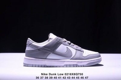 耐克Nike Dunk Low 板鞋 Sb系列经典百搭休闲运动板鞋。加厚鞋舌的填充，使舒适性大大提升，同时也更方便穿脱中底部分则加入了脚感柔软舒适Zoomair