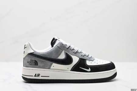 真标耐克Nike Air Force 1’07空军一号低帮百搭休闲运动板鞋。柔软、弹性十足的缓震性能和出色的中底设计，横跨复古与现代的外型结合，造就出风靡全球三 - 点击图像关闭