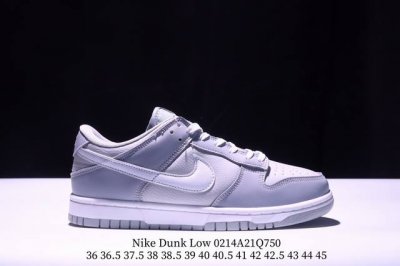 真标 耐克Nike Dunk Low 板鞋 Sb系列经典百搭休闲运动板鞋。加厚鞋舌的填充，使舒适性大大提升，同时也更方便穿脱中底部分则加入了脚感柔软舒适Zoom