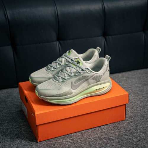 核心私 Nike Air Zoom Vomero 18 全新科技提前原鞋开发 运动跑鞋 区别市面真标版本 必定是官方强力主推款式，真正的Zoom缓震科技嵌入如假