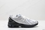 公司级New Balance M1906系列复古单品宝藏老爹鞋款 公司级版本复古元素叠加 质感超级棒 楦版型材料细节做工精细 作为Nb最经典的档案鞋型之一 与2