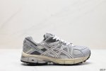 公司级asics Gel-Kahana 8 亚瑟士经典户外跑鞋如今机能风和户外风吹得正劲 这款gel-Kahana 8便是主打urban Outdoor机能越野