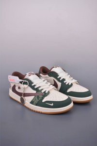 fragment X Travis Scott X 克罗心 air Jordan 1 Low 三方联名倒钩 全新的三方联名低帮倒钩鞋面延续了黑脚趾设计 整双鞋以