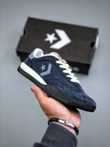 Converse Run Star Trainer 系列流星复古运动鞋 复古基础百搭休闲德训运动鞋 采用尼龙面料+翻毛 透气复古运动鞋 记忆泡沫鞋垫 齿状鞋底