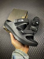 b 户外轻旅者鞋履,著名户外品牌-北面 The North Face Trekking Base Camp Strap Sandals Black Red 徒步