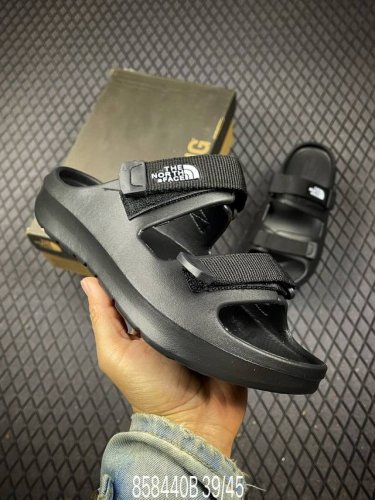 b 户外轻旅者鞋履,著名户外品牌-北面 The North Face Trekking Base Camp Strap Sandals Black Red 徒步