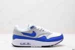 真标Nike Air Max 1 耐克气垫 缓震 耐磨运动鞋 鞋身材质均选择皮革 织物 麂皮多种材质覆盖 保证质感的前提下 层次感也相当不错 带有开窗式 Air