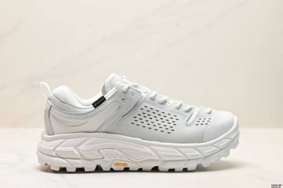公司级小红书推荐hoka U Tor Ultra Lo 全新配色 这个品牌来自于新西兰的毛利语，Hoka表示大地，One One表示飞越，连起来就是飞越地平线，