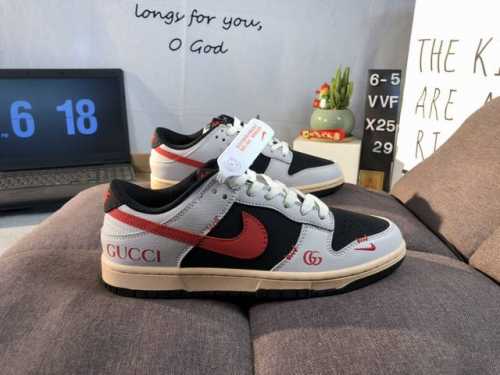 高端定制Nike Sb Dunk Low 古驰联名--- 灰黑红 高端定制 低帮休闲板鞋 定制鞋盒 大厂纯原品质出货 超高清洁度 皮料切割干净无任何毛边 细节完