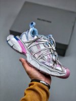 balenciaga巴黎世家 3Xl 绑带新款蜘蛛侠蓝粉渐变老爹鞋原厂组合大底 原厂鞋面做旧细节见高清实拍 该有的材料配置、做工工艺和配套配件全部拉满 货号73