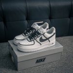 核心私 Air Force 1 原装级别 原楦头原纸板 打造纯正空军版型专注外贸渠道 全掌内置蜂窝气垫 原盒配件 原厂中底钢印、拉帮完美 货号：Zh0316 0