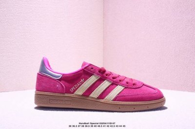 140 Adidas Handball Spezial 阿迪达斯经典款 德训复古休闲板鞋 #全鞋采用反毛皮制作 牛筋耐磨大底 承载青春情怀的板鞋 经典三条杠装饰