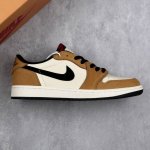 本地 核心私 Air Jordan 1 Retro Low Og 低帮 新秀 Aj1 乔丹1代 白黑棕 低帮 乔丹篮球鞋系列 整体以白色皮革材质为主色调呈现，搭