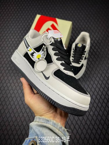 C 公司级Nike Air Force 1‘07 原楦头原纸板 打造纯正低帮空军版型 专注外贸渠道 全掌内置蜂窝气垫 原盒配件 原厂中底钢印、拉帮完美 货号:D