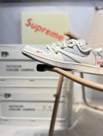 公司级头层皮Supreme X 乔丹Air Jordan 1 Low Aj1低帮系列篮球鞋 官方同步配色 原装级产物 #拒绝公底 立体鞋型 细节完美 高清洁度S