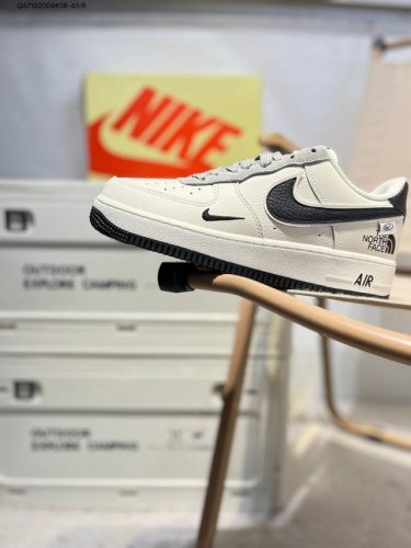 北面 X 耐克 Nike Air Force 1 '07空军一号 百搭休闲运动板鞋 柔软 弹性十足的缓震性能和出色的中底设计 横跨复古与现代的外型结合 造就出风