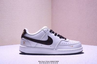 Nike Court Vision Low 休闲运动板鞋 低帮百搭透气休闲运动板鞋，经典耐用的设计，兼顾舒适脚感和出众风范，演绎匠心之作。结构性的支撑贴合感结合