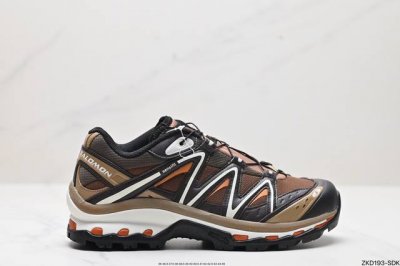 公司级salomon Xt-Quest Adv ” Beige “ 萨洛蒙 探索者系列户外越野跑鞋 474789 鞋面采用sensifit贴合技术 全方位贴合包