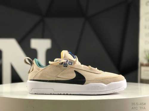 200 sb Dunk Low Pro 扣篮系列复古低帮休闲运动滑板板鞋。采用脚感柔软舒适Zoomair气垫，有效吸收滑板等极限运动在落地时带来的冲击力，为街头