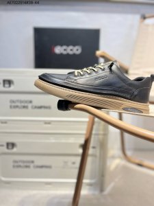 Ecco爱步男鞋轻便透气舒适耐穿 亲肤吸汗舒适内里 防滑防磨 持久干爽 简约粗绳系带 穿脱更加方便 柔韧防滑大底 鞋底立体凹槽 凹凸花纹加持 增强防滑减震性能