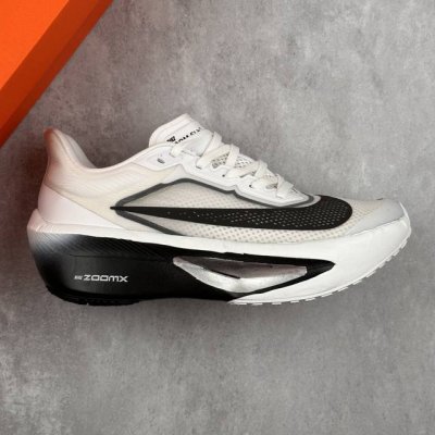 本地250 核心私 公司级Nike W Zoom Fiy 6马拉松高端竞速跑步鞋 特高弹性双层Md搭配碳纤维组合鞋底，轻盈缓震， 鞋面采用工程网眼设计 为特定高