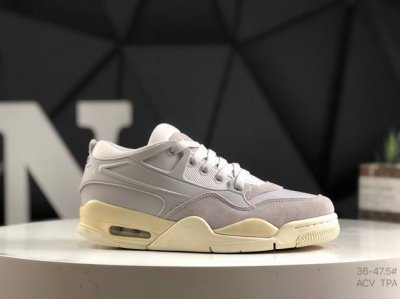 Air Jordan 4 Rm Aj4 乔丹4代 Aj4 乔4 乔丹篮球鞋系列 整鞋采用皮革与麂皮材料打造，鞋面使用黑色皮革作为主体框架，搭配鞋头黑色麂皮框架，