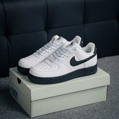Air Force 1 Low 原装级别 原楦头原纸板 打造纯正空军版型专注外贸渠道 全掌内置蜂窝气垫 原盒配件 原厂中底钢印、拉帮完美 货号：Cv7663 1