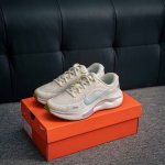 核心私 Nike Journey Run 轻量跑鞋 网布減震防滑抗冲击 低帮 短跑跑步鞋男女款 货号：Hv1798 141 尺码：36 36.5 37 38 3