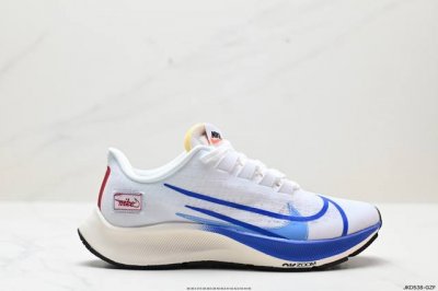 公司级耐克nike Air Zoom Pegasus 37 Prm 该鞋款出色传承跑者挚爱的贴合度和脚感，搭配全新的前足缓震配置和泡棉，塑就非凡灵敏响应性能，是