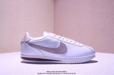 Nike 耐克 男女鞋真标半码制，采用纤维牛剖革组合反绒革鞋面材质，双层Eva切片组合高密度发泡防滑外底复古回归,初代跑鞋！耐克Nike Cortez Low