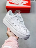Nike Court Vision Alta 百搭单品 正宗篮球外观和街头服饰精神的完美结合,这款绝对流行的款式结合了纹理皮革鞋面和鞋底楔形鞋底，提供舒适和时尚