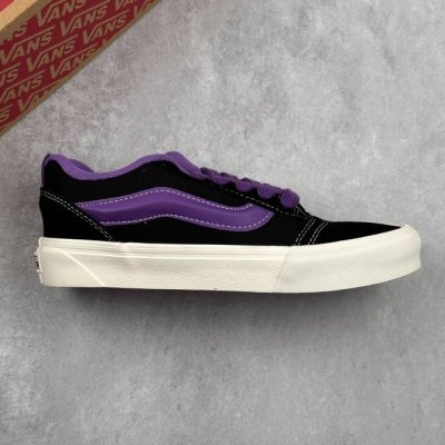 本地 核心私 万斯 Vans Sku-Skool 面包鞋 坎普尔 茱利安系列低帮复古硫化休闲运动板鞋“肥胖版大Logo” 要说整个年最为热门的鞋型之一， 面包鞋