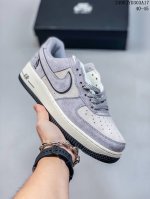 公司级耐克air Force 7 空军一号低帮百搭休闲运动板鞋。柔软、弹性十足的缓震性能和出色的中底设计，横跨复古与现代的外型结合，造就出风靡全球三十多年的fo