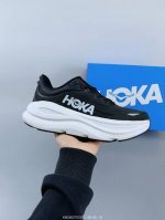 ：160 hoka Xbon Di9 邦代 鞋面采用特别透气的工程网布 中底还是Hoka经典的厚底设计。 鞋底采用Eva板材发泡 脚感舒适 减震耐磨透气跑步运