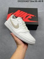 乔丹一代 Air Jordan 1 乔1 Aj1运动鞋复古休闲篮球鞋 低帮设计，提高了与足部的贴合度，给人不一样的穿着体验。鞋底的平稳支撑，让你在运动中随意冲刺