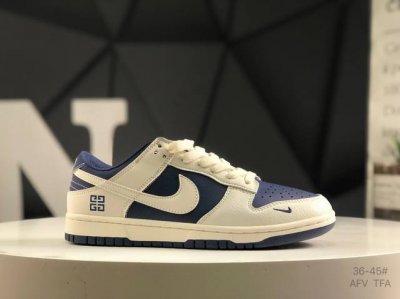 头层带半码耐克Nike Sb Zoom Dunk Low 板鞋 系列经典百搭休闲运动板鞋 鞋舌的填充，使舒适性大大提升，同时也更方便穿脱中底部分则加入了脚感柔软