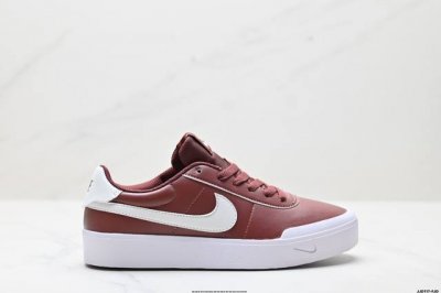 公司级Nike耐克Court Shot男子运动鞋春季透气轻便运动板鞋 经典网眼 橡胶鞋底 皮面的材质 包裹感很强 但鞋底偏硬 适合日常通勤穿搭 该鞋型延续了传统