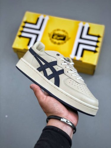 亚瑟士 鬼冢虎 Onitsuka Gsm Sd 复古中性运动鞋 货号 1183A803-200 尺码 36-45 半