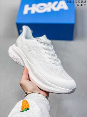 Hoka W Mach X 全新配色 这个品牌来自于新西兰的毛利语，Hoka表示大地，One One表示飞越，连起来就是飞越地平线，One One不是读作“万万 - 点击图像关闭