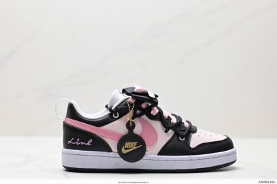 公司级nike Court Borough Low 2原数据独家私模大底。低帮百搭透气休闲运动板鞋，经典耐用的设计，兼顾舒适脚感和出众风范，演绎匠心之作。结构性
