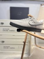 160 耐克 Nike Air Force 1 '07空军一号 百搭休闲运动板鞋。柔软、弹性十足的缓震性能和出色的中底设计，横跨复古与现代的外型结合，造就出风靡