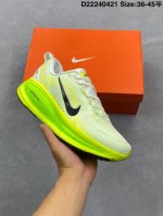 真标Nike Vomero 18 耐克 舒适减震防滑 低帮跑步鞋 全掌Reactx泡绵中底 前掌和后跟还配备了Air Zoom气垫单元 据说跑起来更快更舒适哦